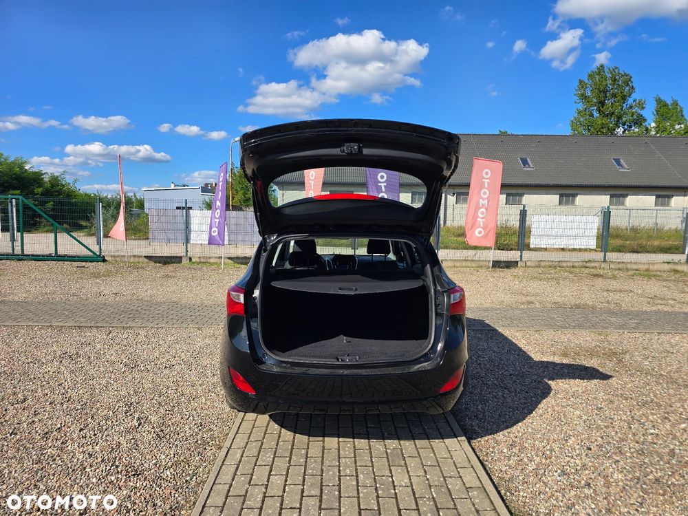 Hyundai i30 blue 1.4 Classic - 10