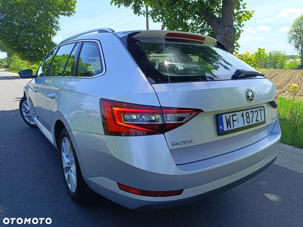 Skoda Superb 2.0 TDI Ambition - 11