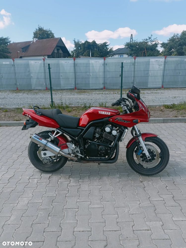 Yamaha FZS - 6