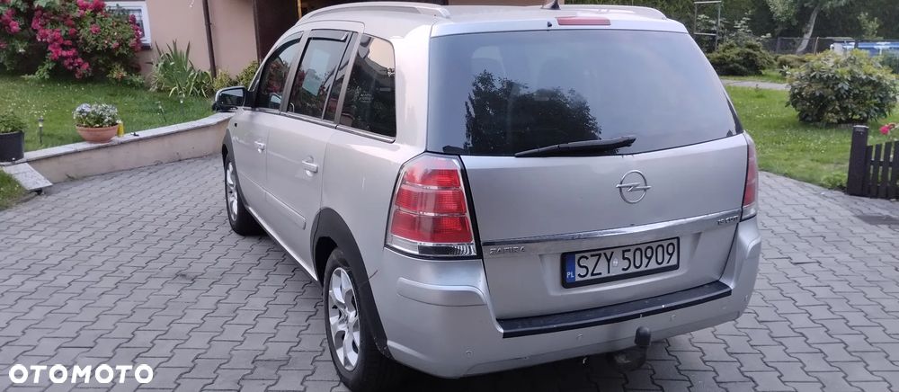 Opel Zafira 1.9 CDTI Cosmo - 4