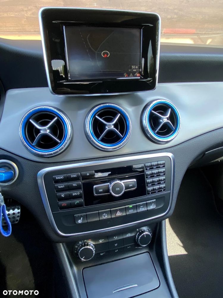 Mercedes-Benz CLA 200 7G-DCT AMG Line - 31