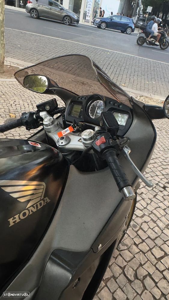 Honda CBR CBR 1100 XX Super BlackBird - 9