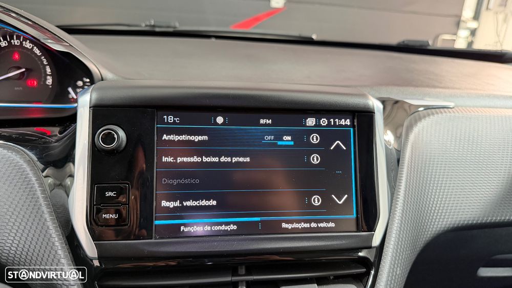 Peugeot 2008 1.2 PureTech Allure - 26