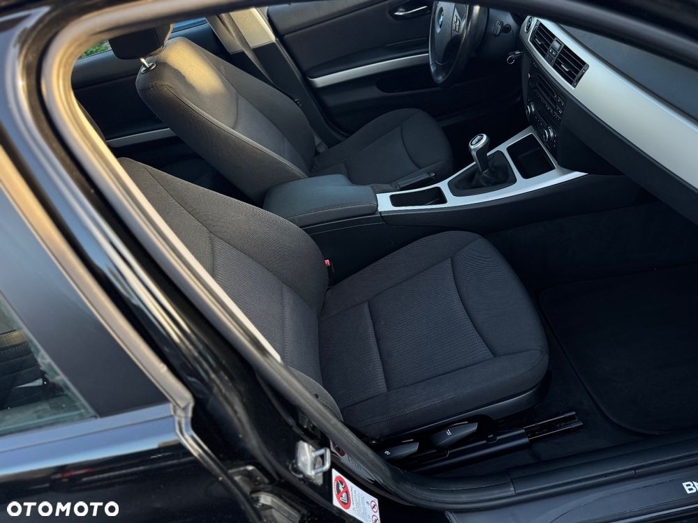 BMW Seria 3 320d DPF - 29