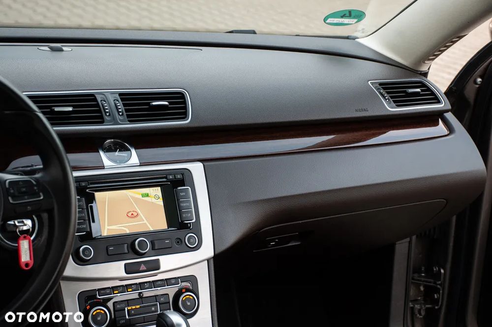 Volkswagen Passat 2.0 TDI DPF Highline DSG - 31