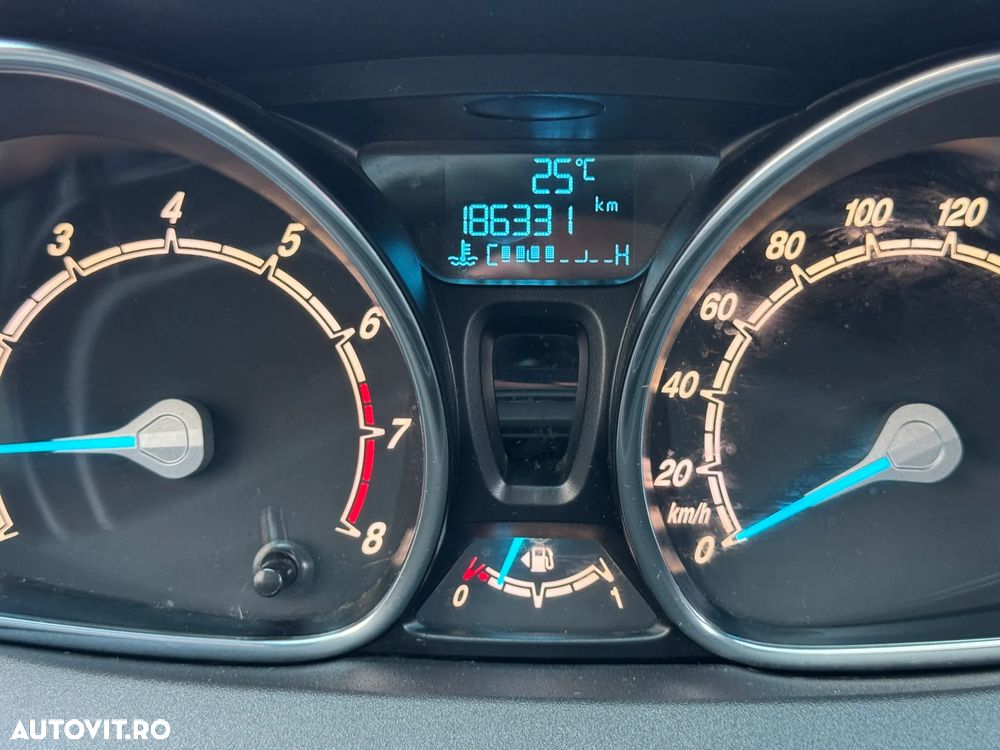 Ford Fiesta 1.0 EcoBoost Start-Stop Titanium - 25