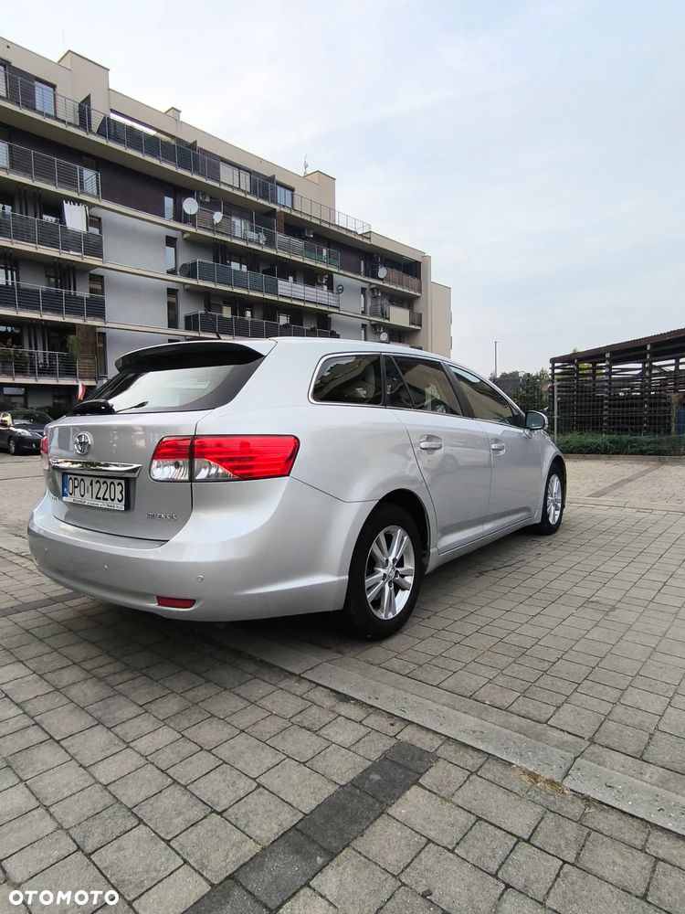 Toyota Avensis 2013 photo 4