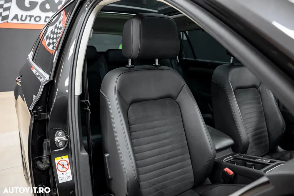 Volkswagen Passat Variant 2.0 TDI DSG R Executive - 29