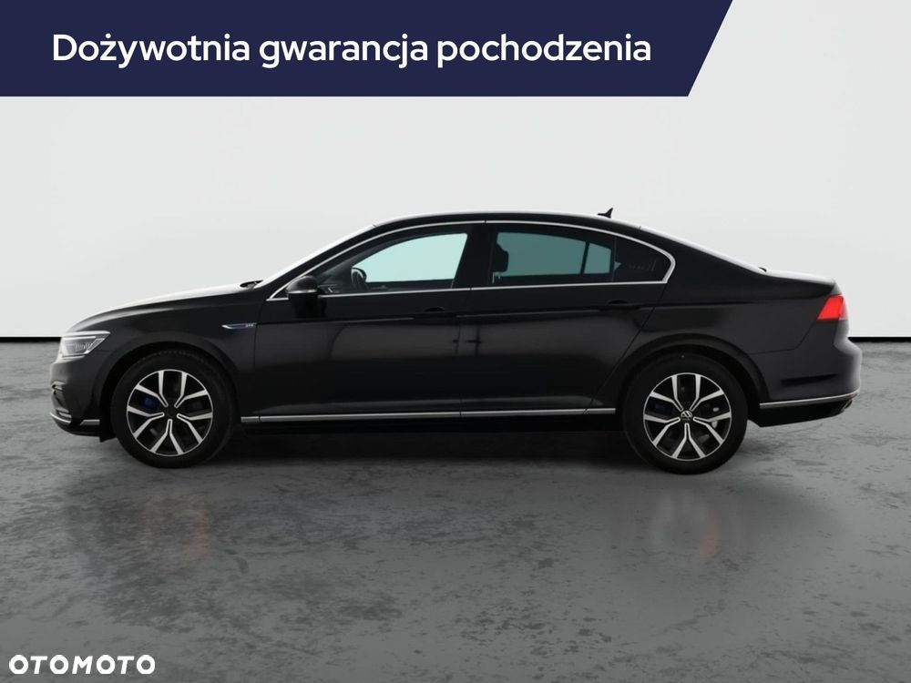 Volkswagen Passat - 4