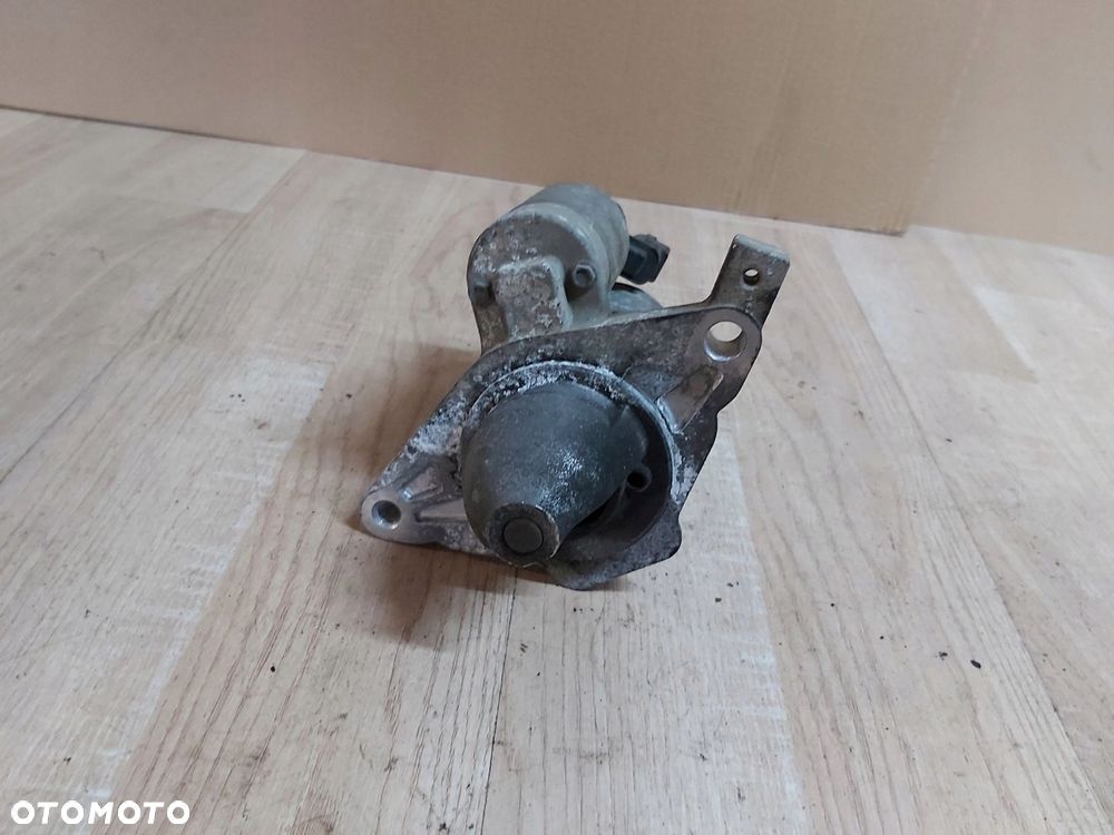 Toyota VERSO S rozrusznik 1,33 Yaris III 28100-47170 - 2