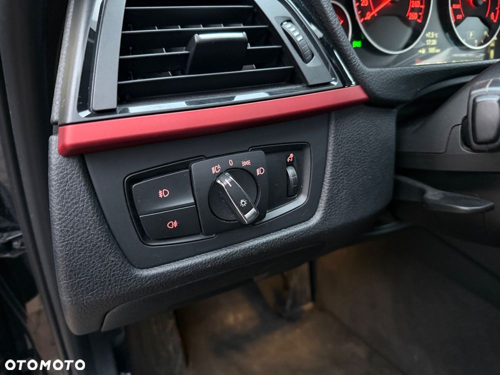 BMW Seria 3 320d Sport-Aut Sport Line - 22