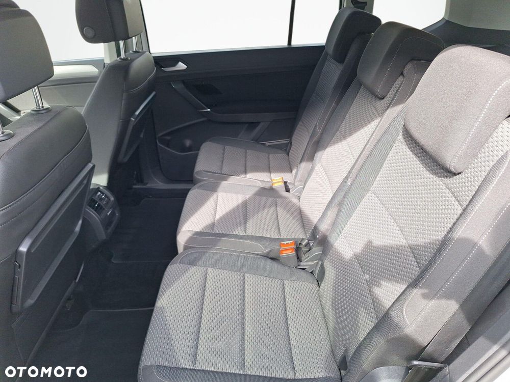 Volkswagen Touran - 13