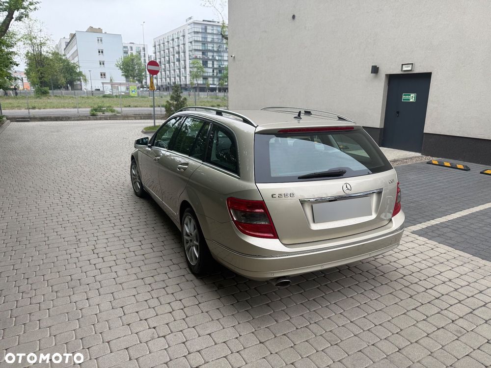 Mercedes-Benz Klasa C 250 (BlueEFFICIENCY) 7G-TRONIC Avantgarde - 7