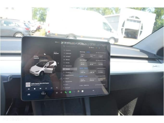 Tesla Y Long Range RWD - 16