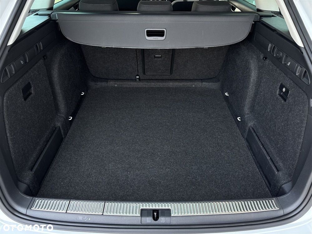 Skoda Superb 2.0 TDI SCR Ambition DSG - 9