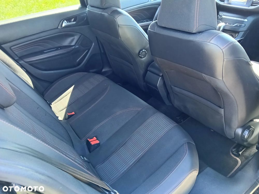 Peugeot 308 PureTech 130 GPF EAT8 Stop & Start GT - 12