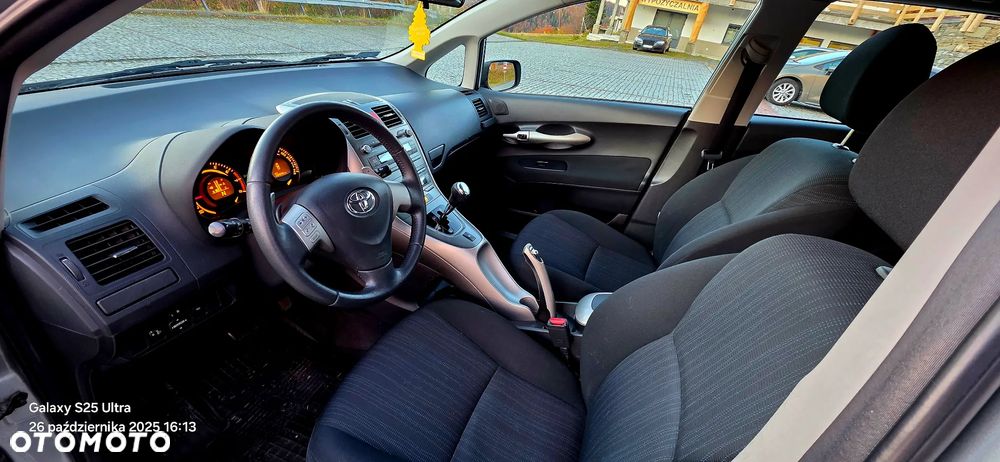 Toyota Auris 1.6 VVT-i Sol MM - 2