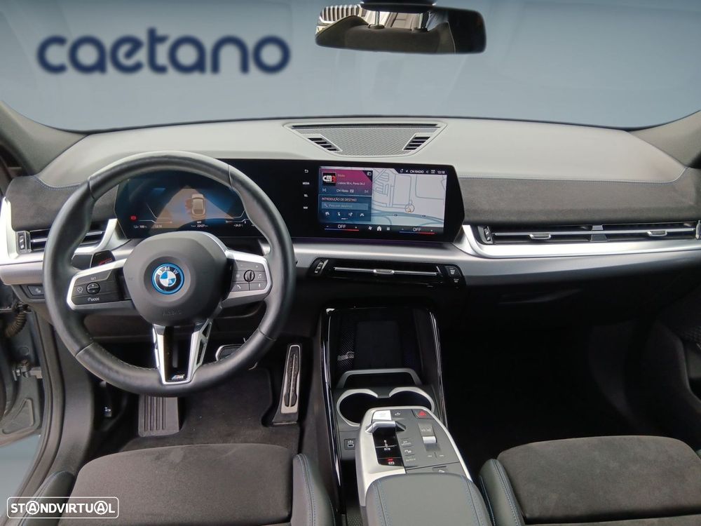 BMW iX2 eDrive20 Pack Desportivo M - 12