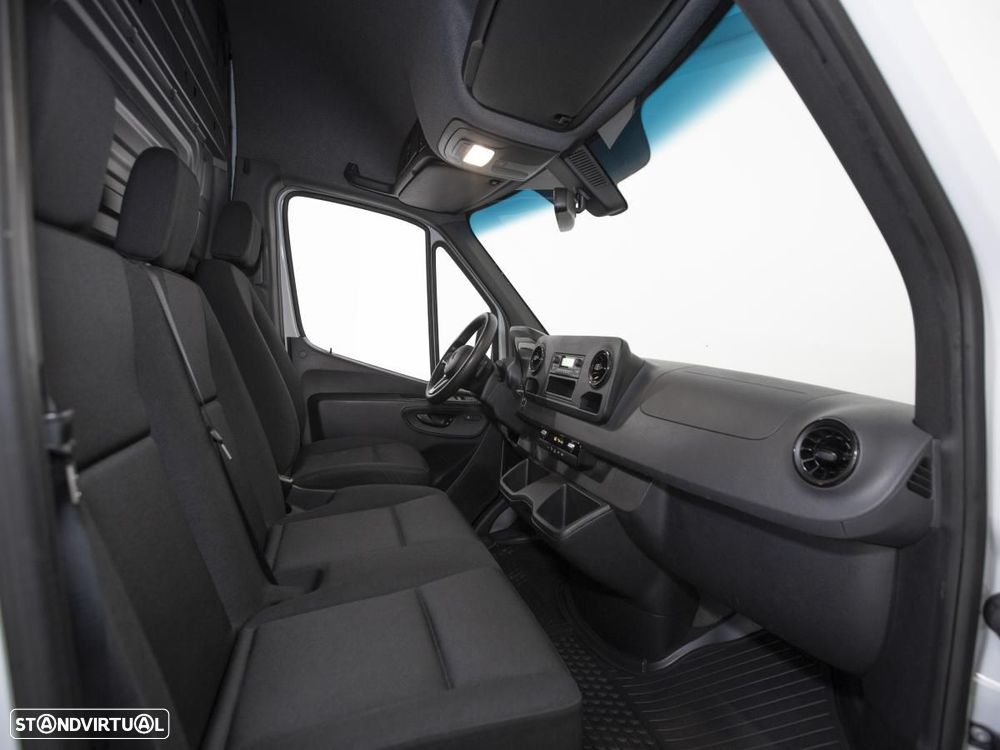 Mercedes-Benz E-SPRINTER - 8