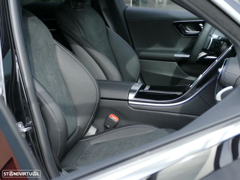 Mercedes-Benz C 300 e AMG Line - 28