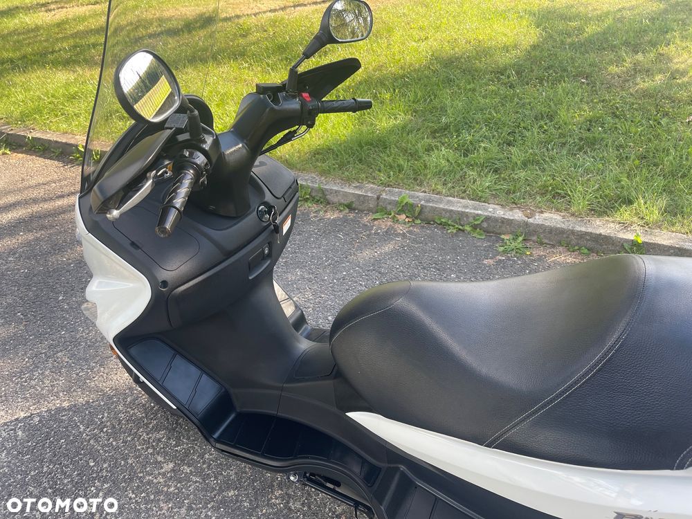 Suzuki Burgman - 8