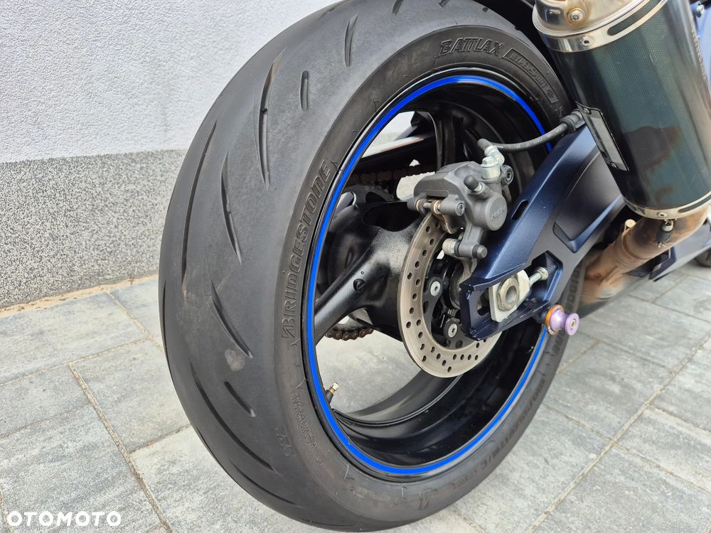 Suzuki GSX-R - 10
