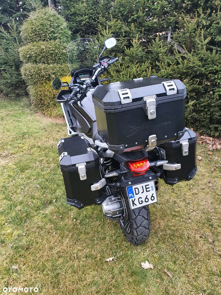 Honda VFR - 3