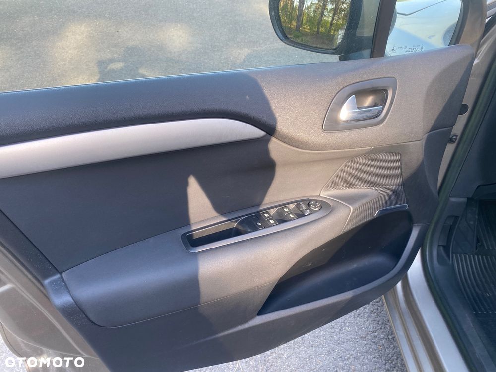 Citroën C4 HDi 115 Exclusive - 17