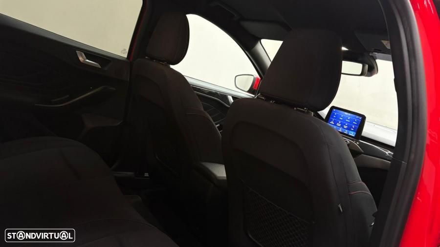 Ford Focus 1.5 TDCi ECOBlue ST-Line - 29