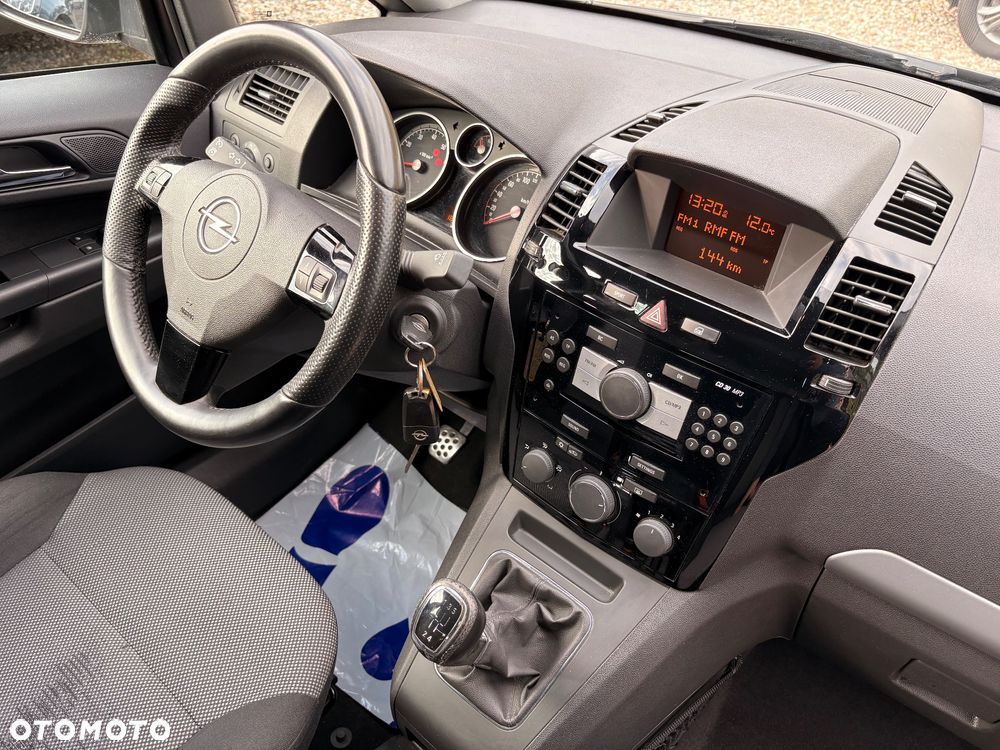 Opel Zafira 1.8 Sport - 29