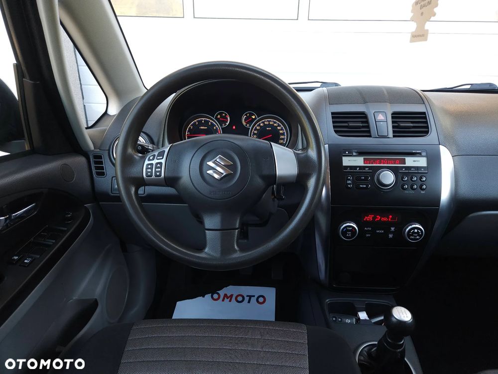 Suzuki SX4 1.6 Comfort 4WD - 28
