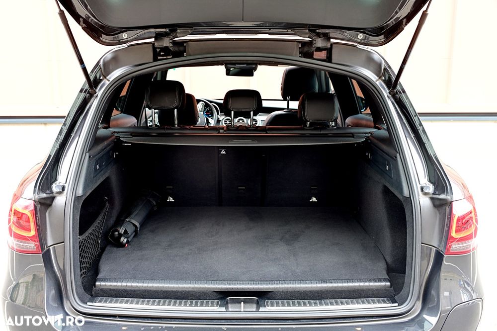 Mercedes-Benz GLC 300 e 4Matic 9G-TRONIC AMG Line Plus - 36