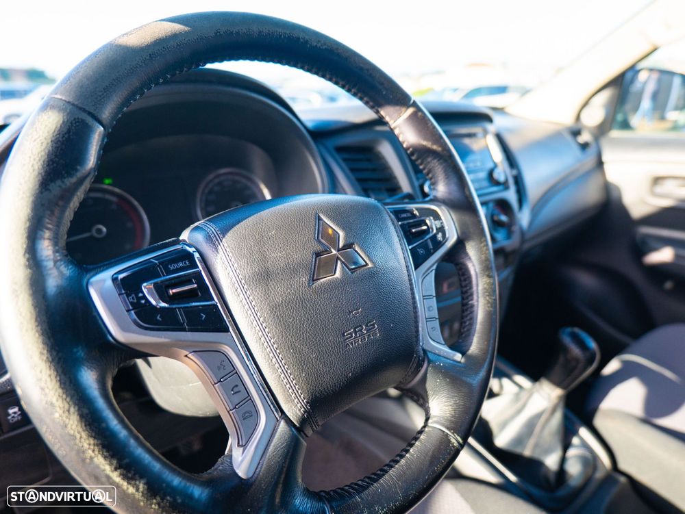 Mitsubishi L200 2.3 DI-D CD Invite 4WD - 14