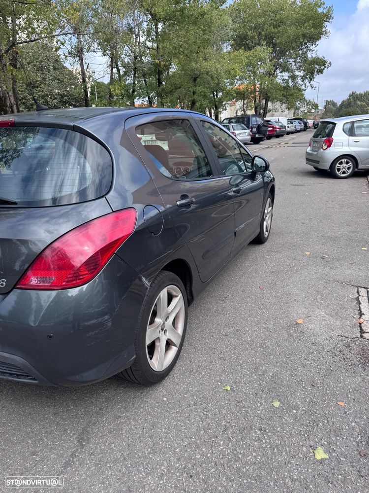 Peugeot 308 1.6 HDi Executive - 3