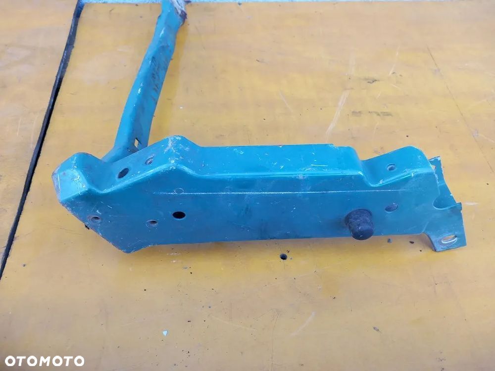 wspornik prawy okular pasa przedniego vw transporter caravelle multivan t4 lift 2003r - 3