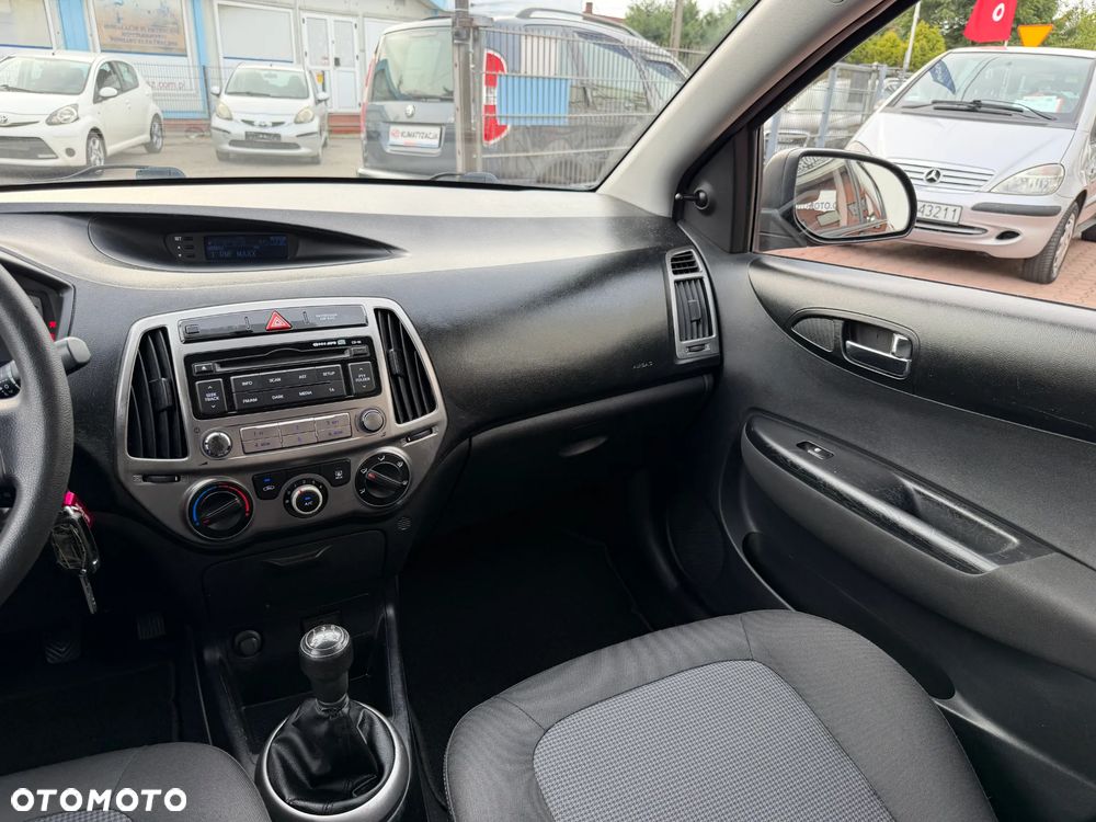 Hyundai i20 - 23