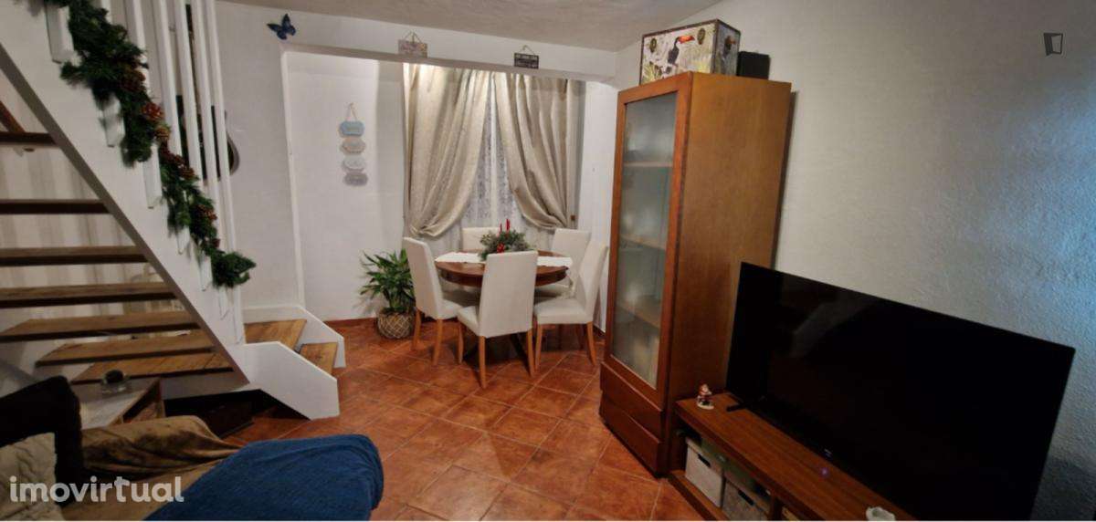 Quarto - localizado em Ajuda Lisbon - Grande imagem: 2/10