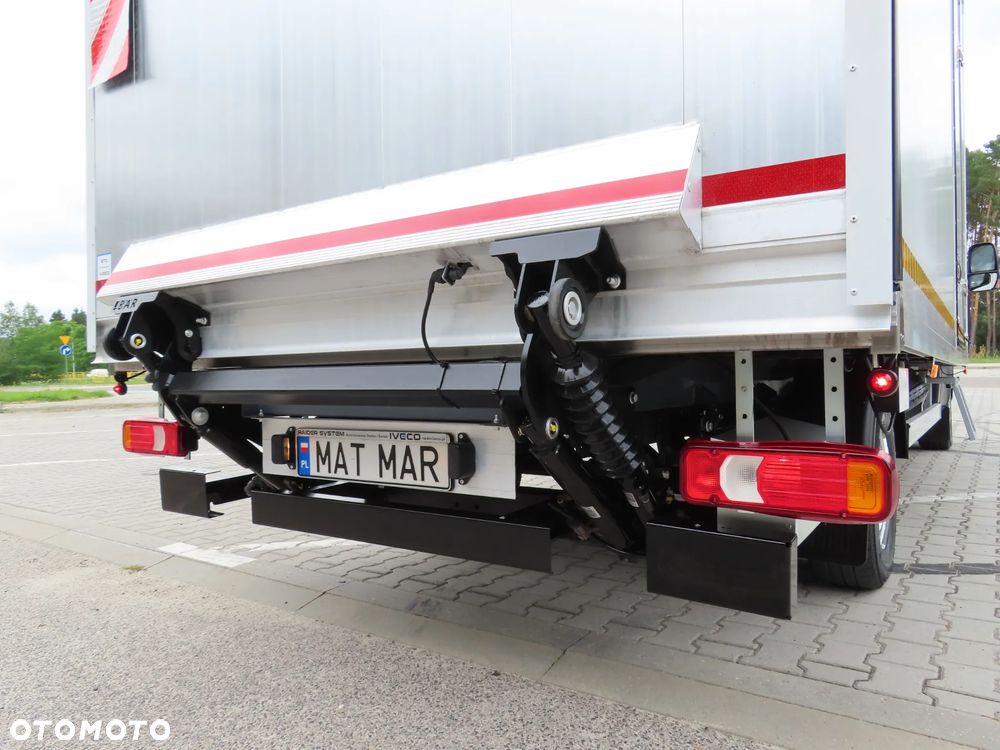 Iveco Daily 35S18 3.0 HPI 180 KM POWER Kontener+ WINDA BÄR 750 Kg 8.E.Palet 4270 mm Długi Boczne Drzwi Rozstaw Osi 4100 mm Ładowność 905 Kg GWARANCJA PRODUCENTA Stan Jak Nowy Gotowy Dostępny POLECAM - 15