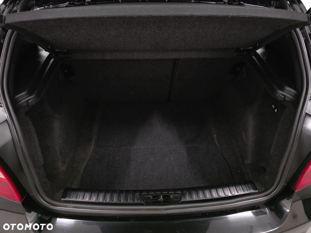 BMW Seria 1 120d - 33