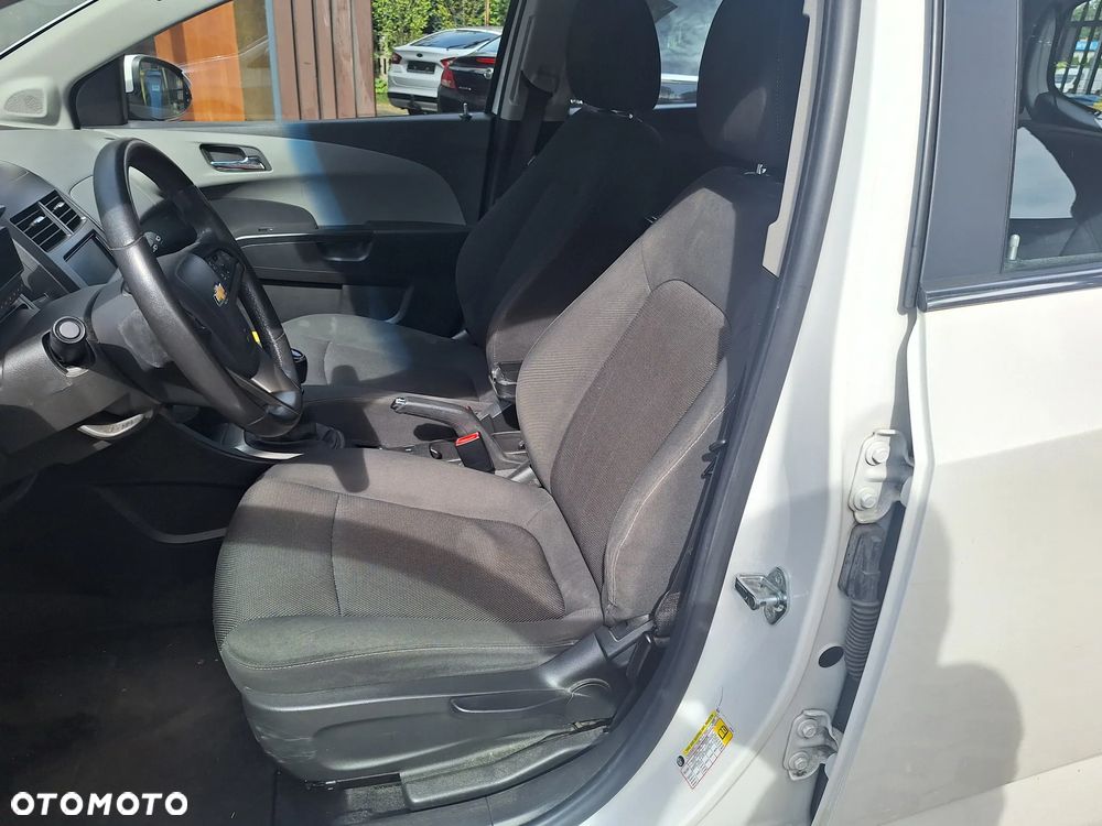 Chevrolet Aveo 1.6 LTZ - 10