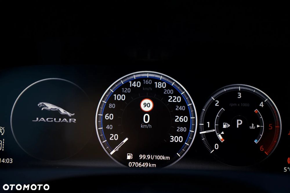 Jaguar XE 2.0 D R-Sport - 20