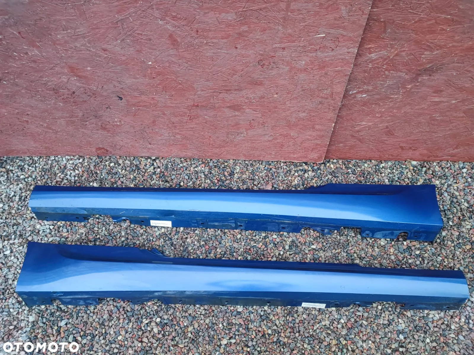 BMW E92 / E92 LCI / E93 / E93 LCI, ORYGINALNE NAKŁADNI NA PROGIM-PAKIET LEWA + PRAWA, W KOL. LE MANS BLAU METALIC 381. O NR: 7 173 919 / 7 173 920 / 8 041 198 / 8 041 197 OEM. W BARDZO DOBRYM STANIE. - 2