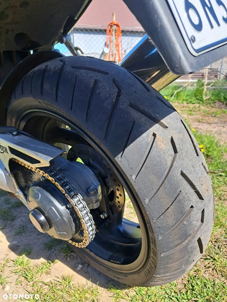 Triumph Speed Triple - 12