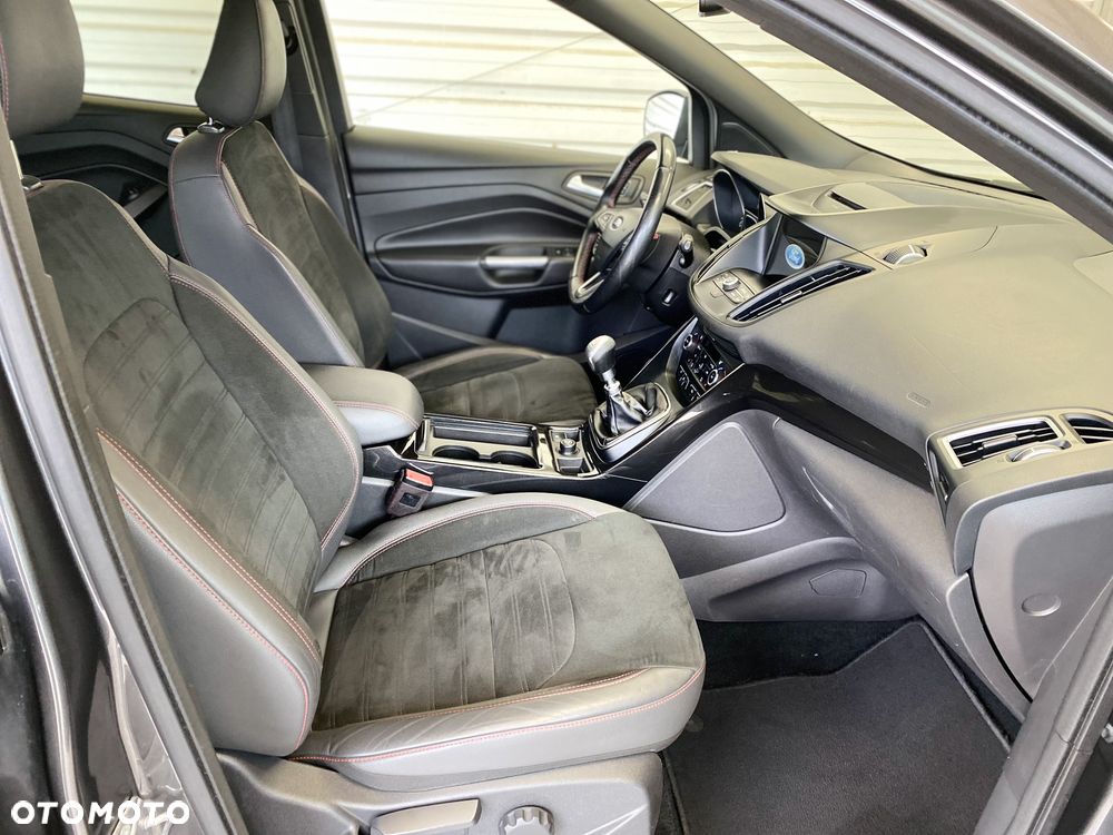 Ford Kuga 2.0 TDCi FWD ST-Line - 11