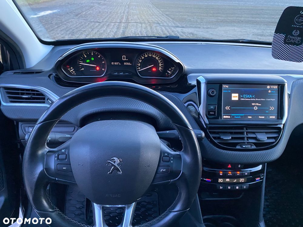 Peugeot 208 - 16