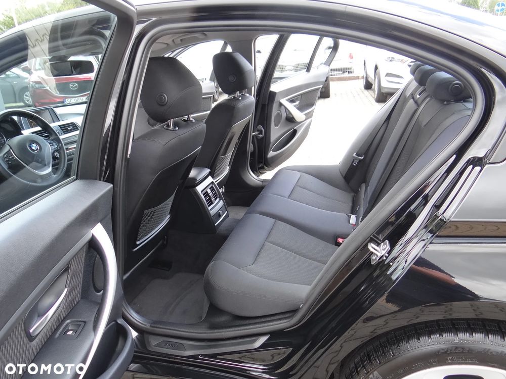 BMW Seria 3 316i Sport Line - 35