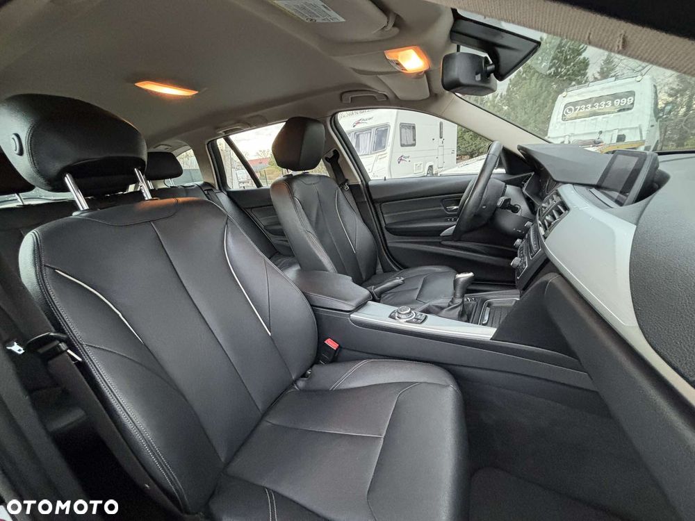 BMW Seria 3 318d DPF Edition Exclusive - 28