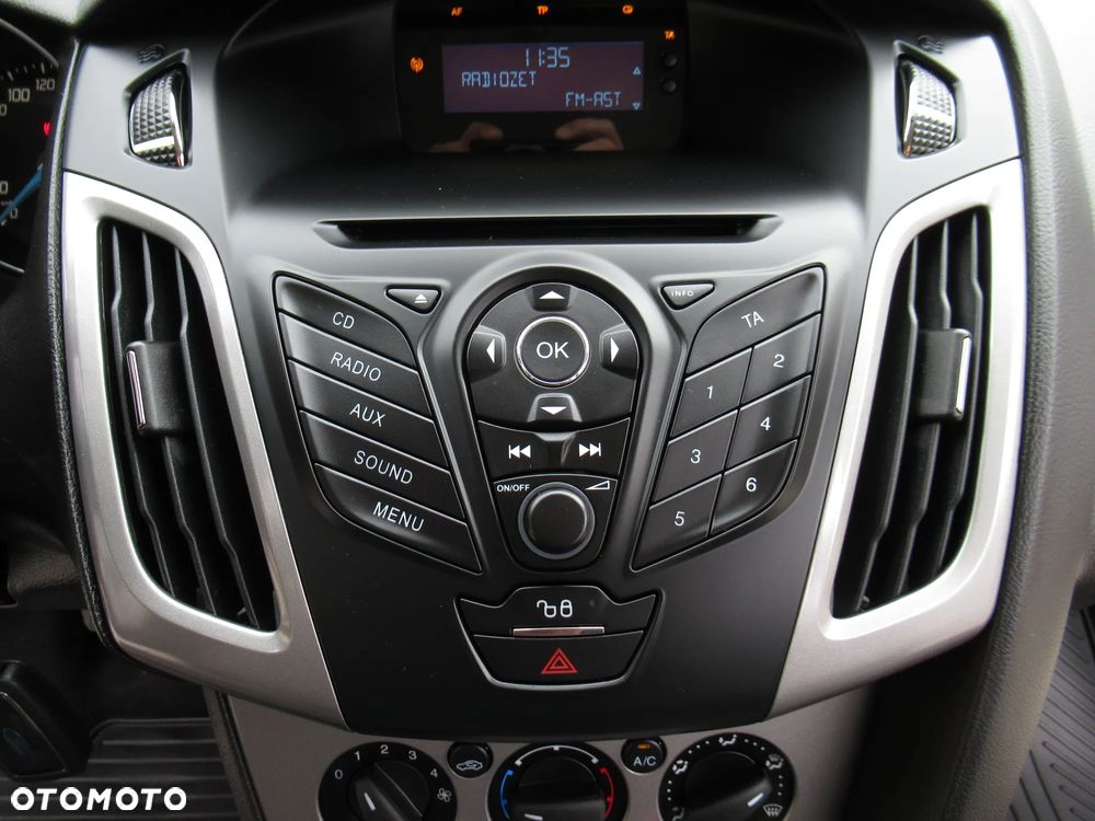 Ford Focus 1.6 Ambiente - 32