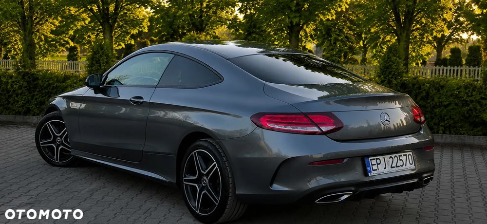 Mercedes-Benz Klasa C 180 AMG Line - 4