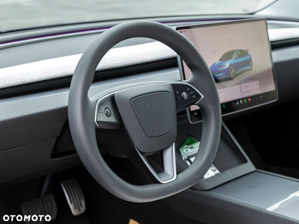 Tesla Model 3 - 12